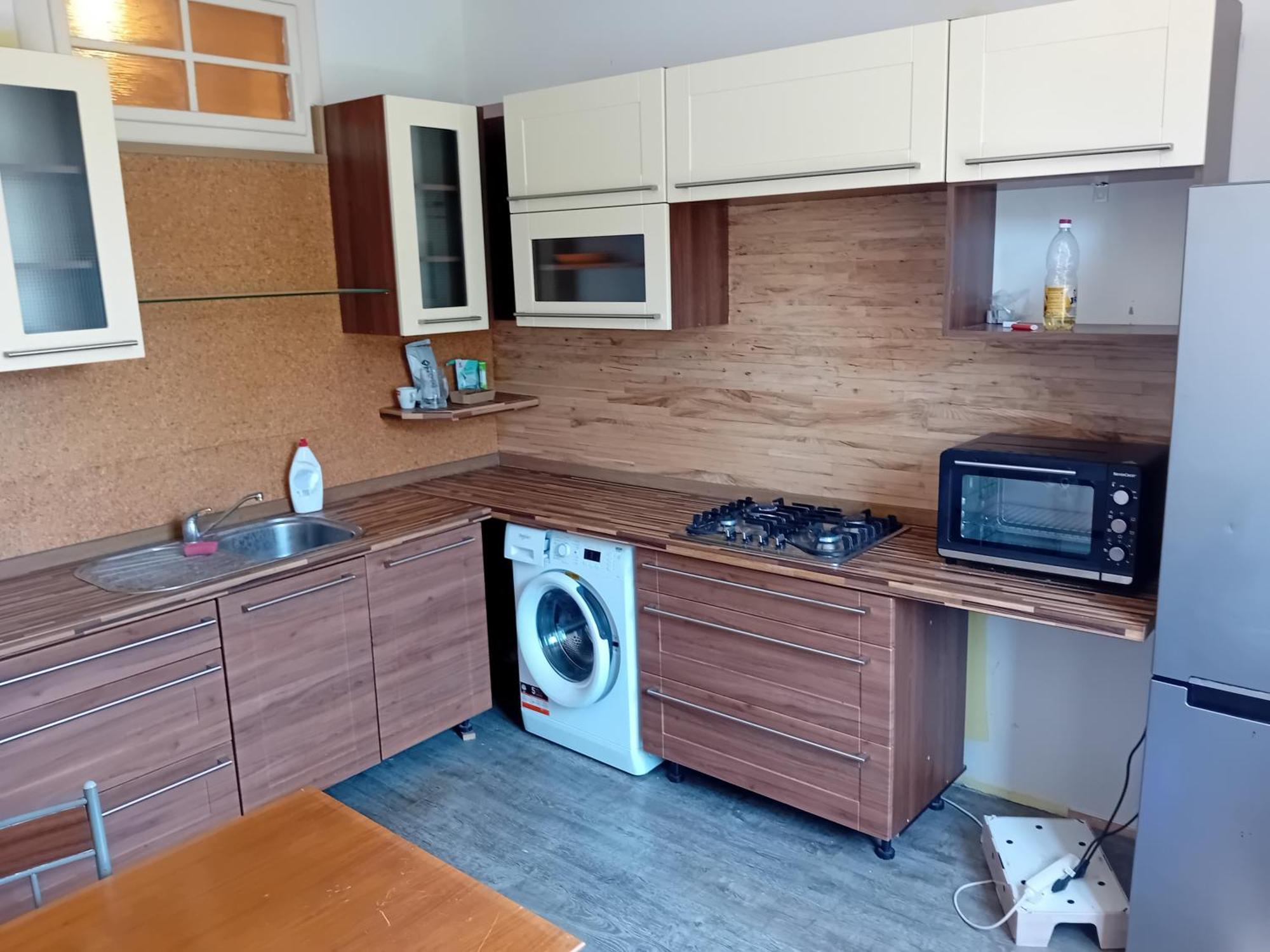 Holub Apartment In City Centrum Komarov المظهر الخارجي الصورة