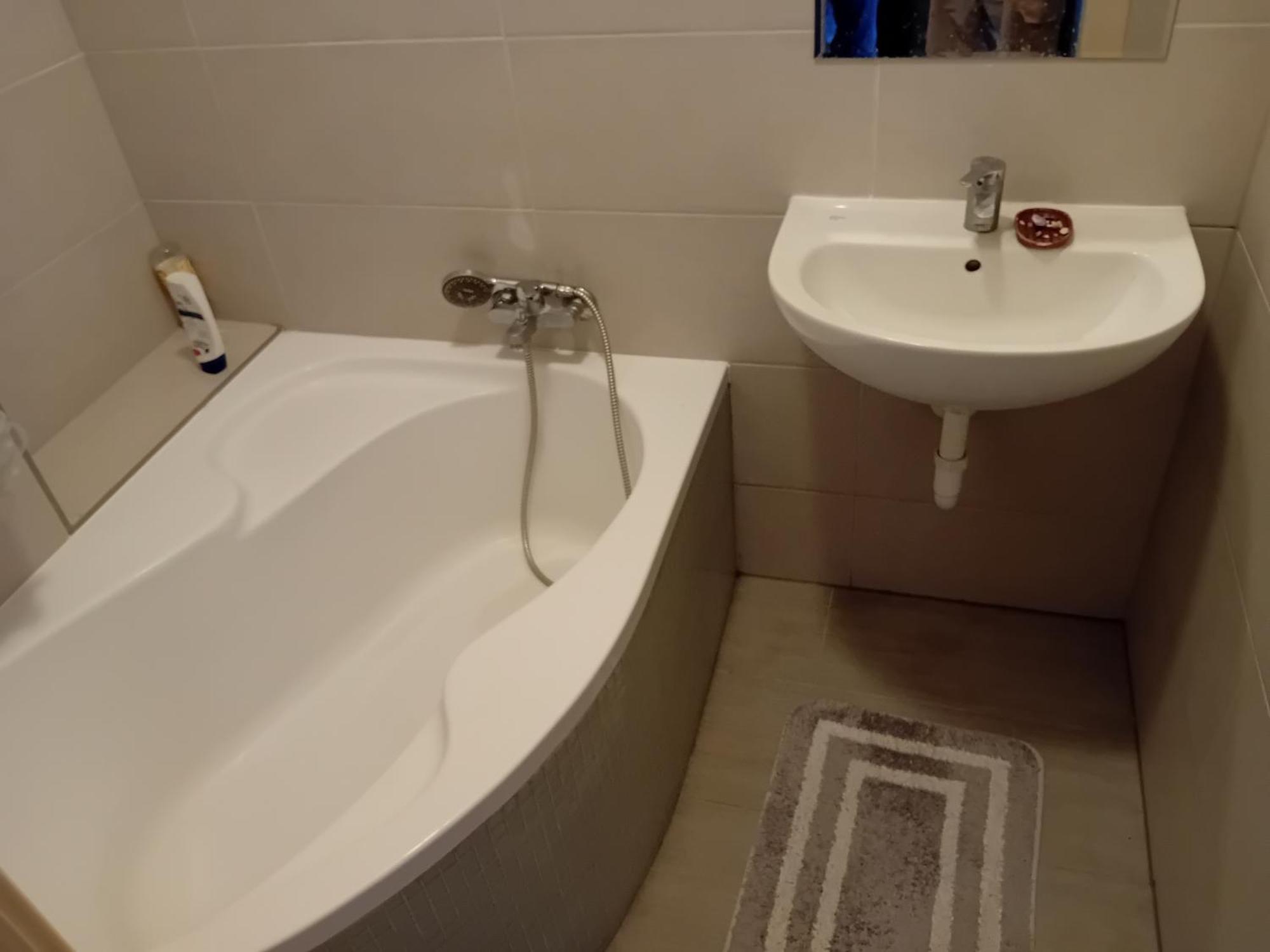 Holub Apartment In City Centrum Komarov المظهر الخارجي الصورة