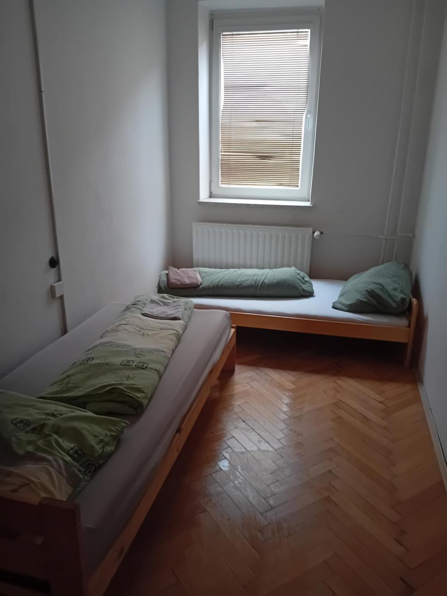 Holub Apartment In City Centrum Komarov المظهر الخارجي الصورة